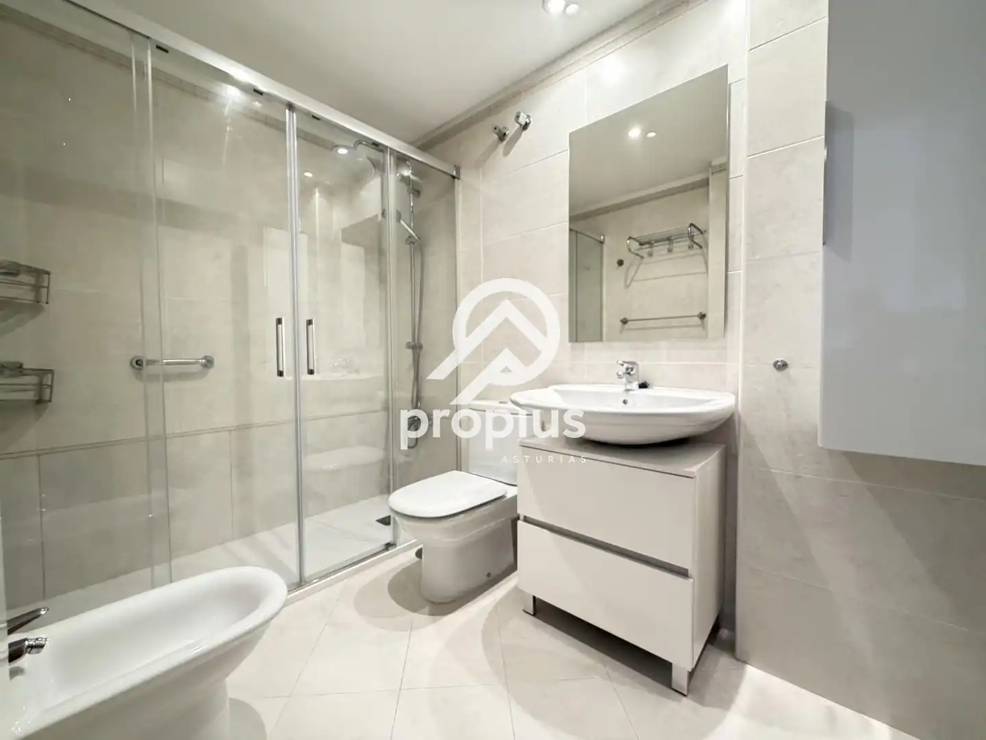 Bathroom of Flat for sale in Llanes  with Heating and Furnished