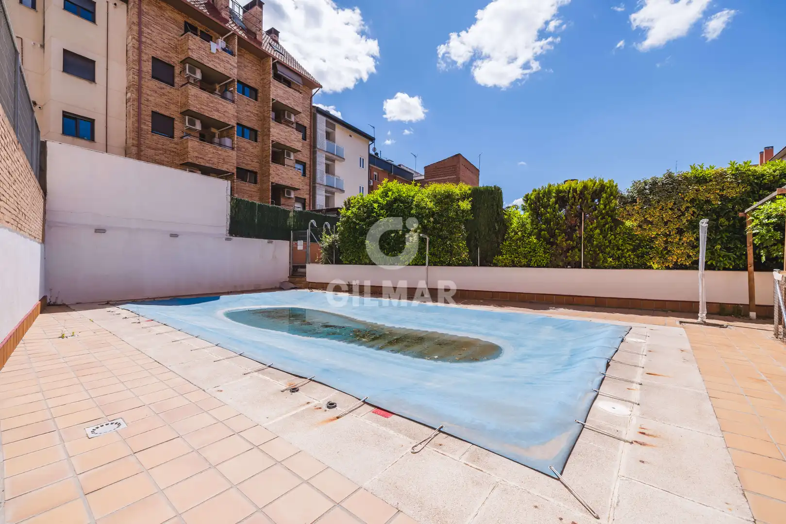 Piscina de Pis en venda en Madrid amb Calefacció, Jardí privat i Traster