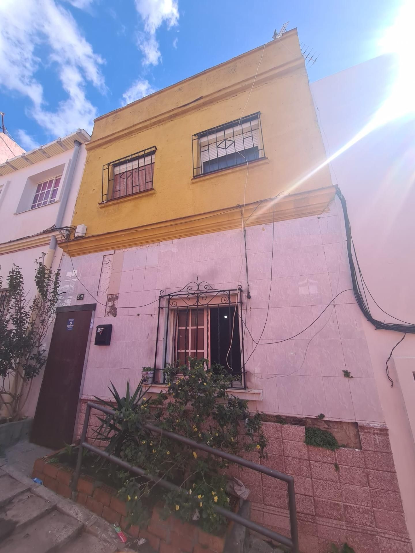 Exterior view of House or chalet for sale in Algeciras