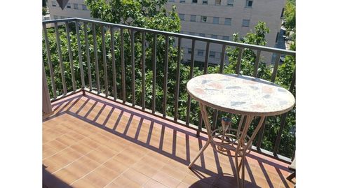 PISO DE 4 HAB. ZONA RDA. PAU VILA