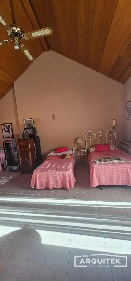Habitación de Casa adosada en venta en Lleida con Aire acondicionado y Jardín privado