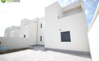 Exterior view of Single-family semi-detached for sale in Argés  with Air Conditioner, Terrace and Swimming Pool
