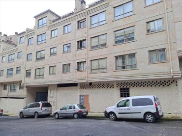 Local comercial en venda a Calle Pintor Luis Seoane