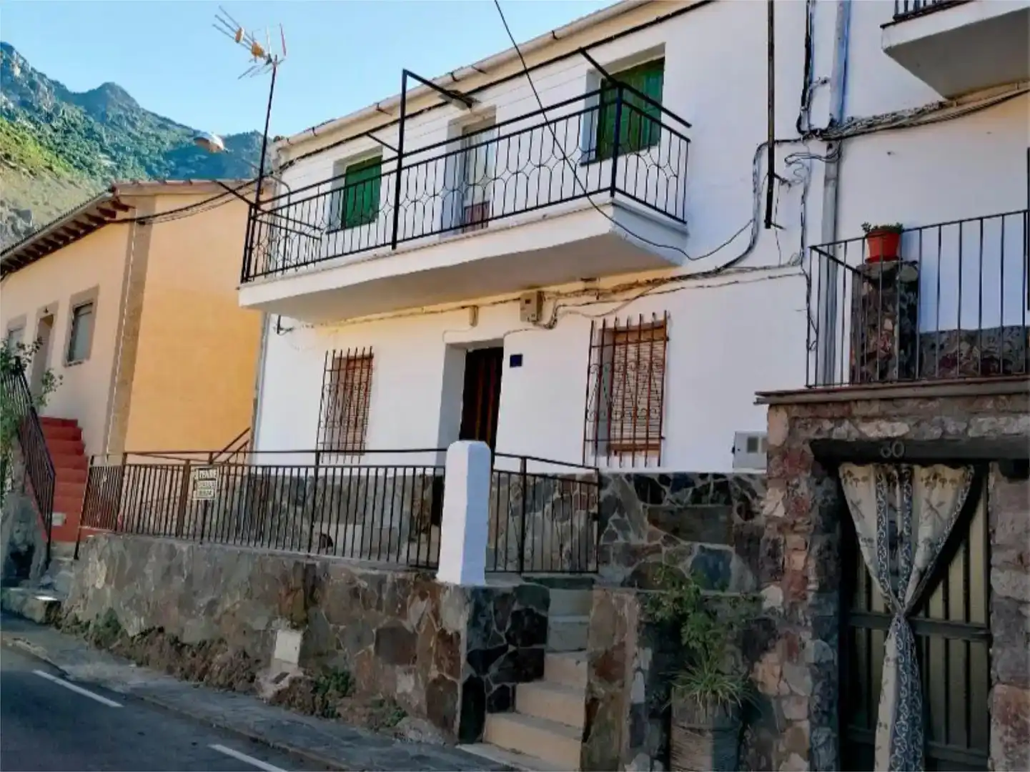 Vista exterior de Pis en venda en Ladrillar amb Balcó