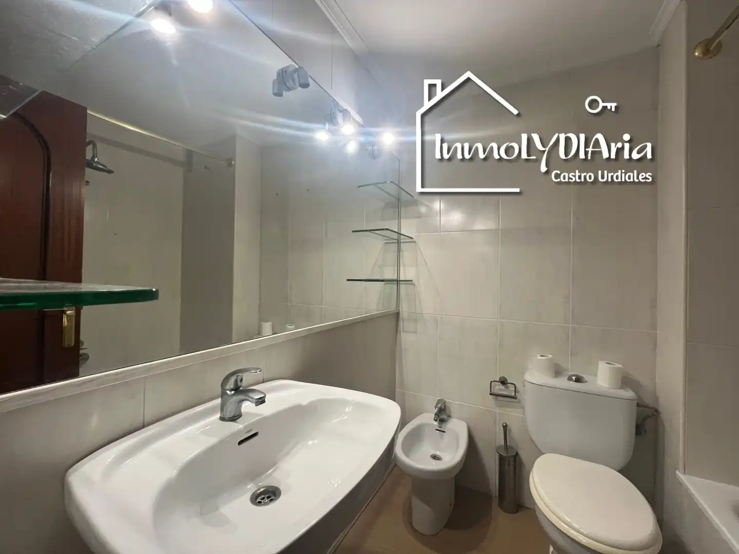 Bathroom of Flat for sale in Castro-Urdiales  with Heating, Parquet flooring and Terrace