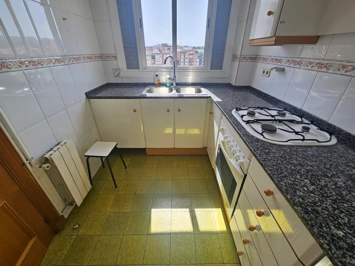 Kitchen of Flat for sale in Sabadell  with Air Conditioner, Heating and Oven