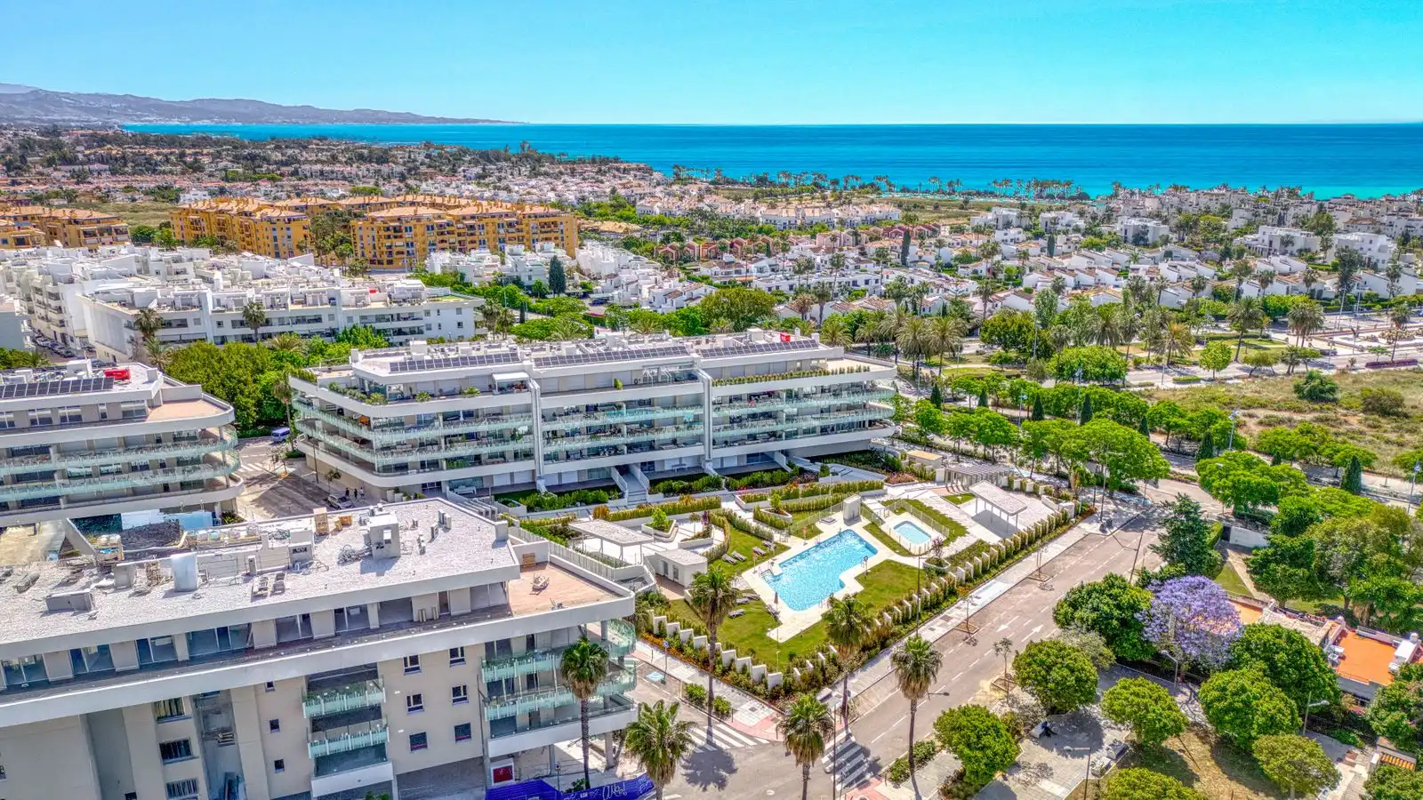 Vista exterior de Apartamento en venta en Marbella con Terraza, Trastero y Amueblado