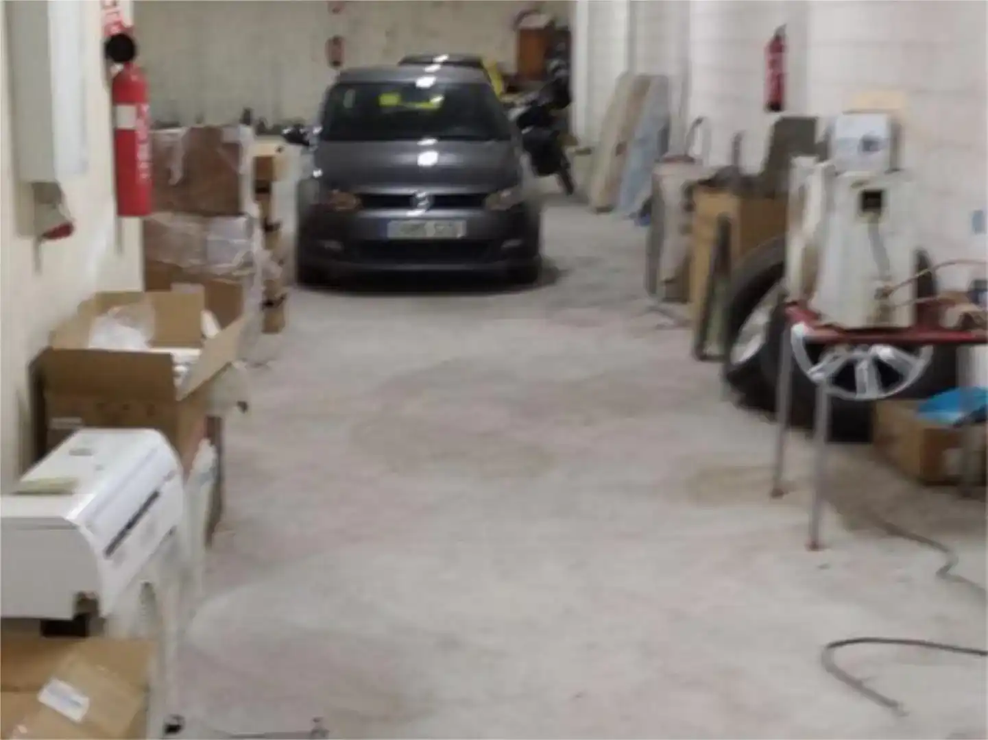 Parkplatz von Fabrikhallen zur Miete in Puente Genil, Córdoba