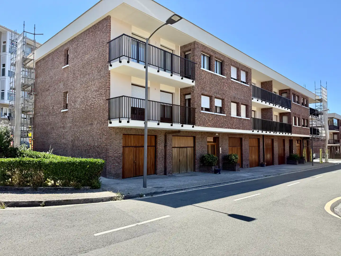 Außenansicht von Wohnung zum Verkauf in Hondarribia mit Heizung, Abstellraum und Balkon