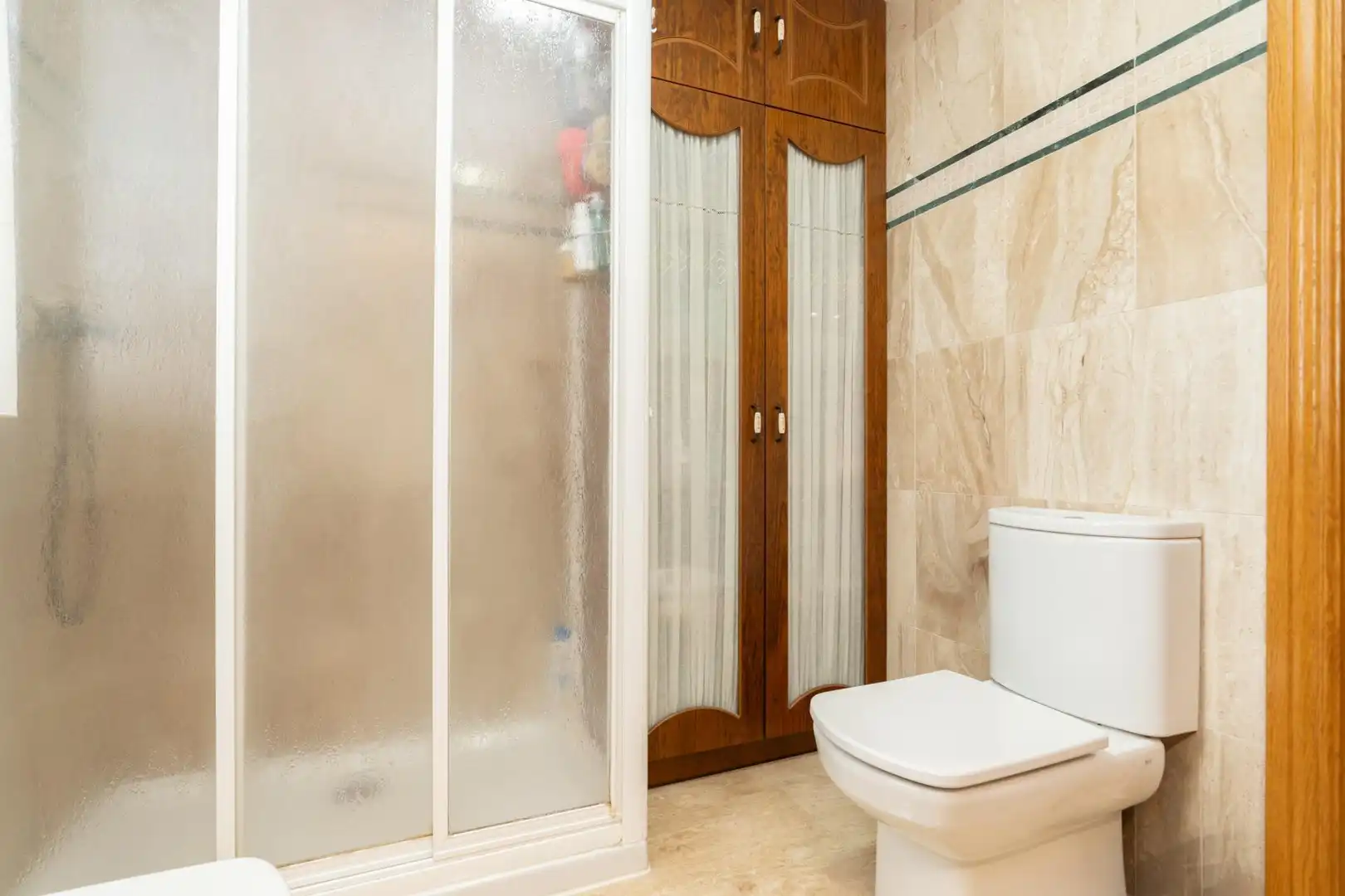 Bany de Casa o xalet en venda en Motril amb Aire condicionat, Jardí privat i Terrassa