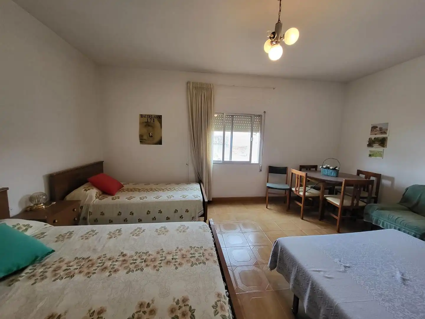 Dormitori de Casa o xalet en venda en El Picazo   amb Calefacció, Terrassa i Moblat