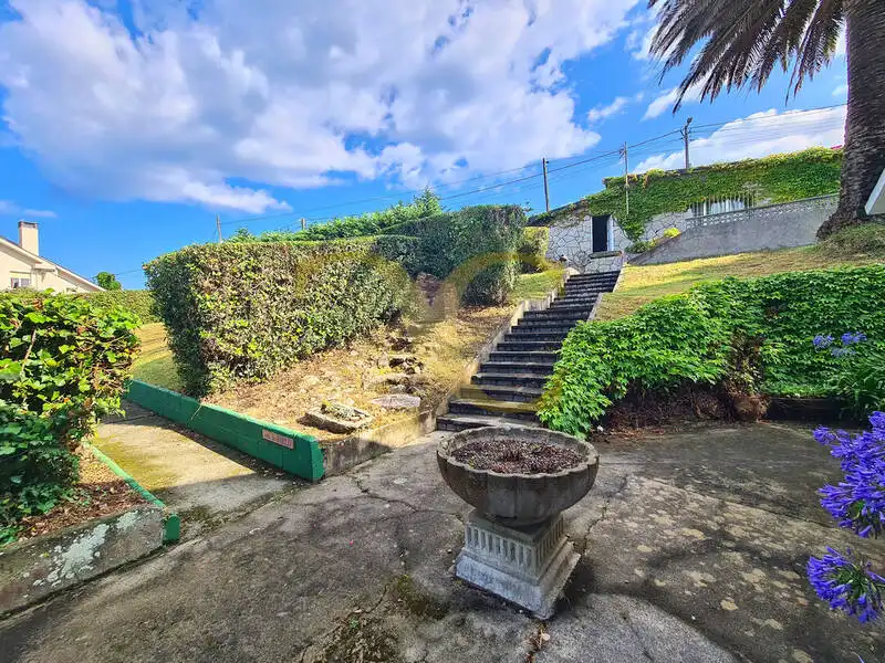 Vista exterior de Casa o xalet en venda en Castropol amb Calefacció, Jardí privat i Terrassa