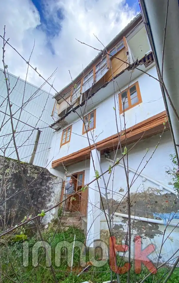 Vista exterior de Casa o xalet en venda en Betanzos amb Jardí privat i Terrassa