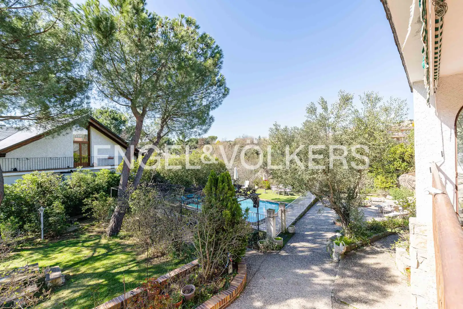 Vista exterior de Casa o chalet en venta en Torrelodones con Calefacción, Jardín privado y Terraza