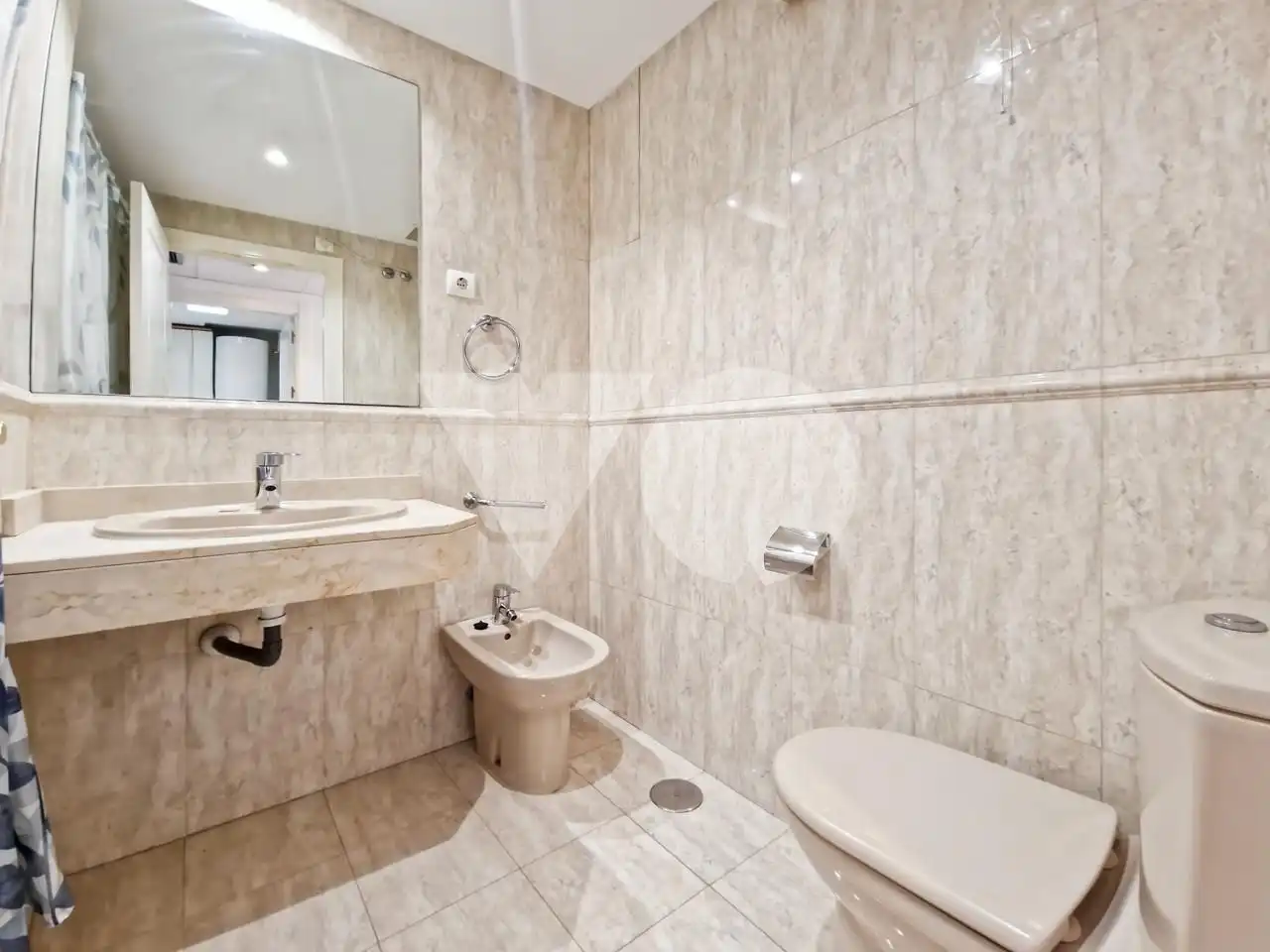 Bany de Pis en venda en Madrid amb Aire condicionat, Calefacció i Sauna