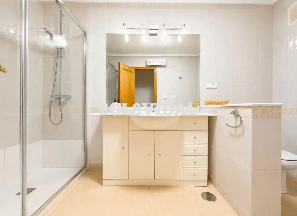 Bathroom of Attic for rent in Orihuela  with Terrace and Balcony
