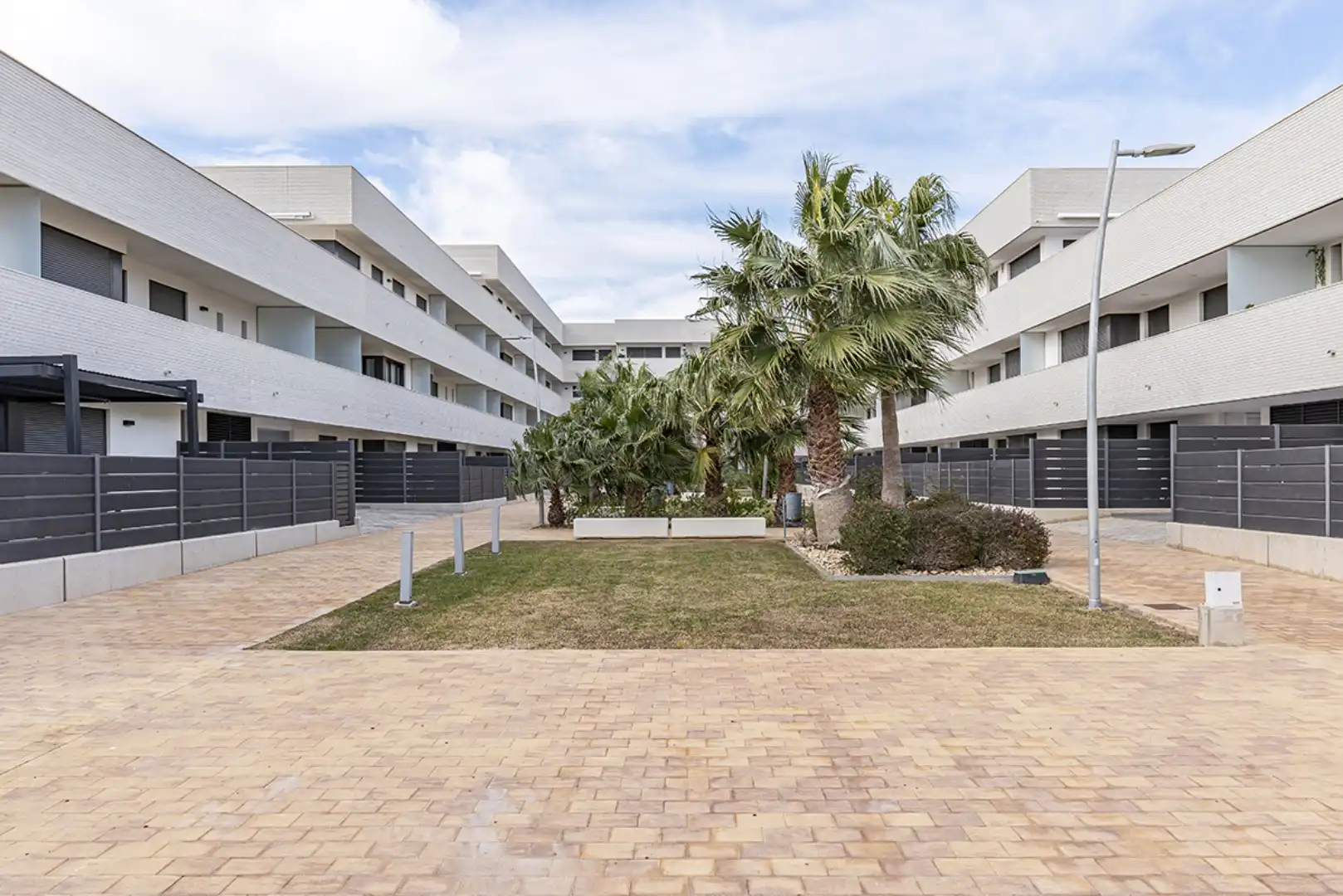 Vista exterior de Piso en venta en L'Ametlla de Mar  con Aire acondicionado, Terraza y Piscina