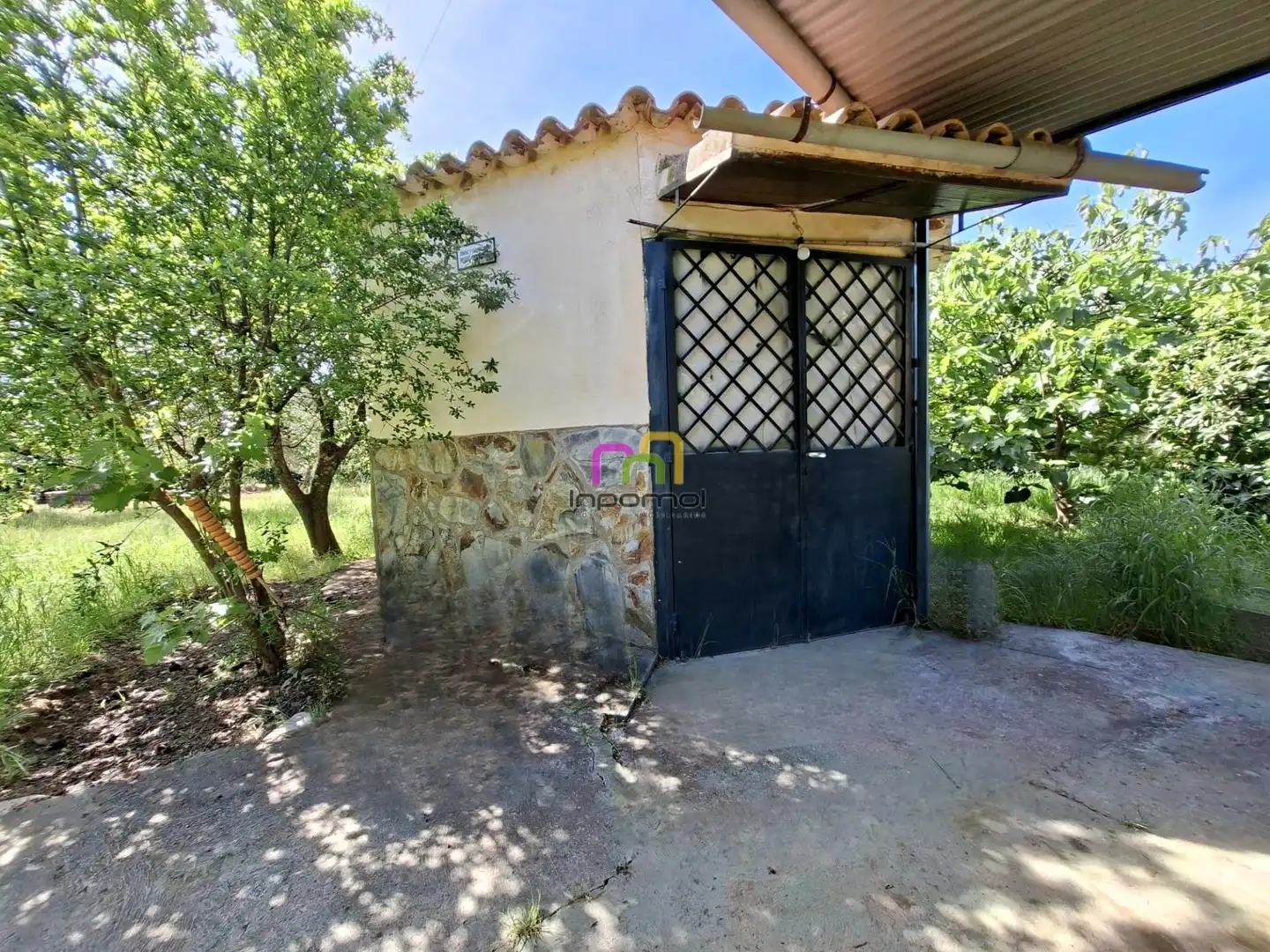 Country house zum Verkauf in Badajoz mit Terrasse, Abstellraum und Schwimmbad