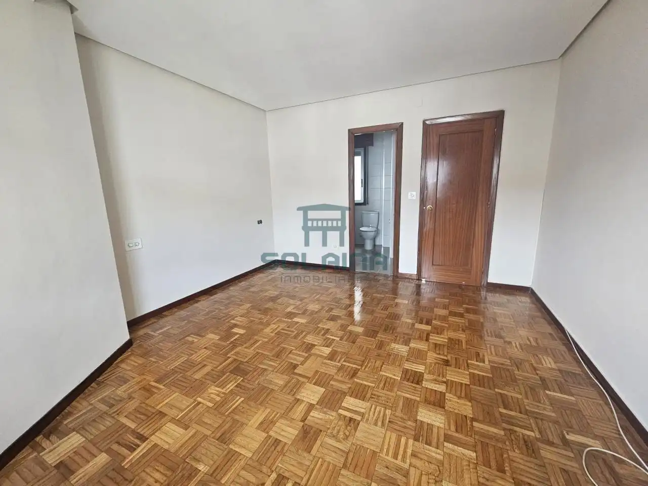 Schlafzimmer von Wohnung zur Miete in Ourense Capital  mit Heizung, Parkett und Abstellraum