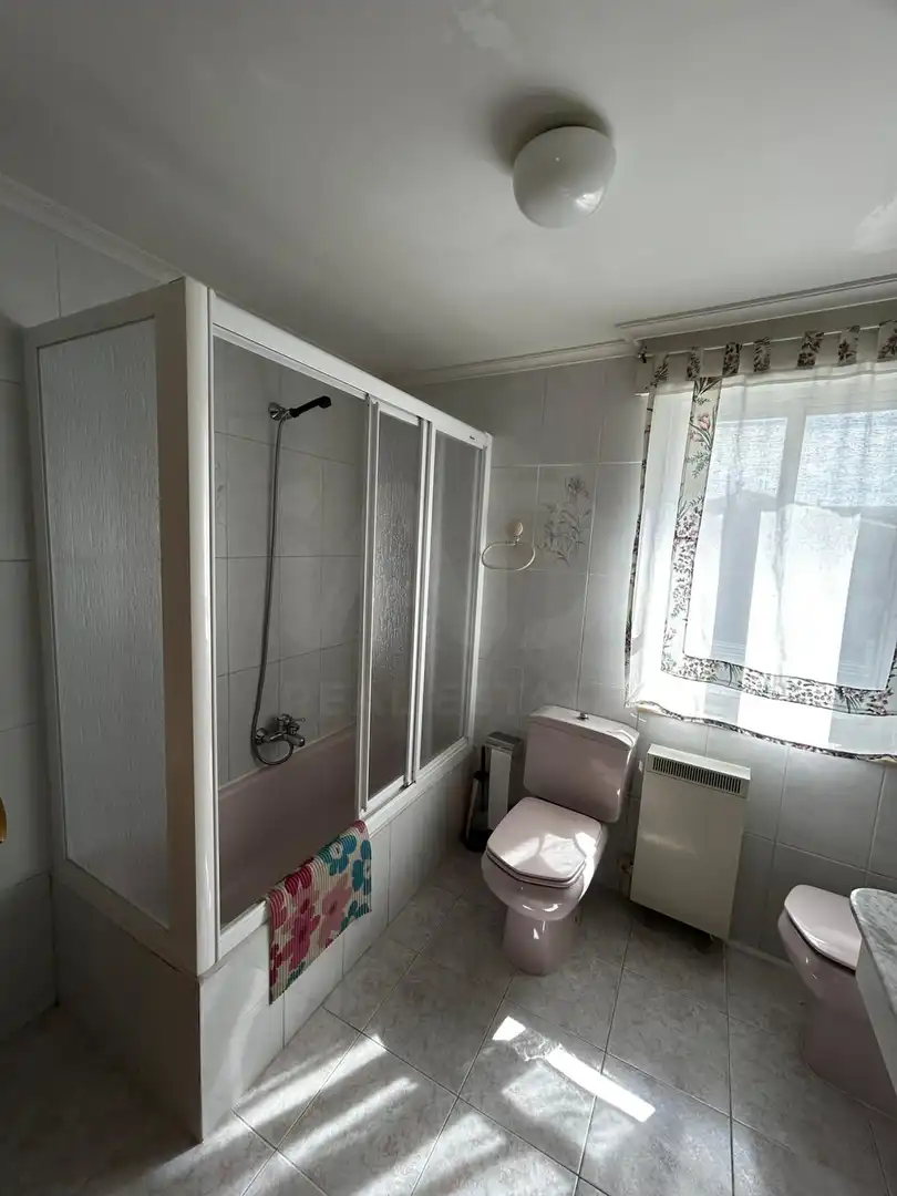 Bathroom of Houses for sale in Astorga  with Heating and Terrace