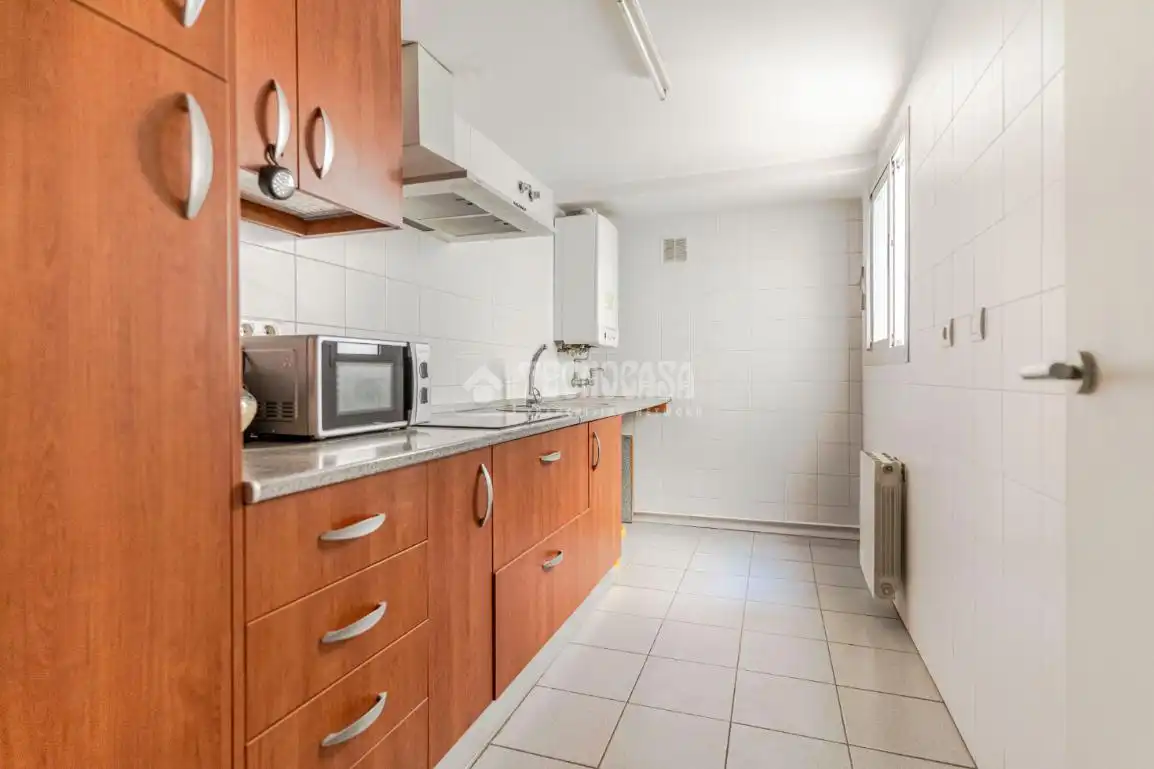 Kitchen of Flat for sale in Granada