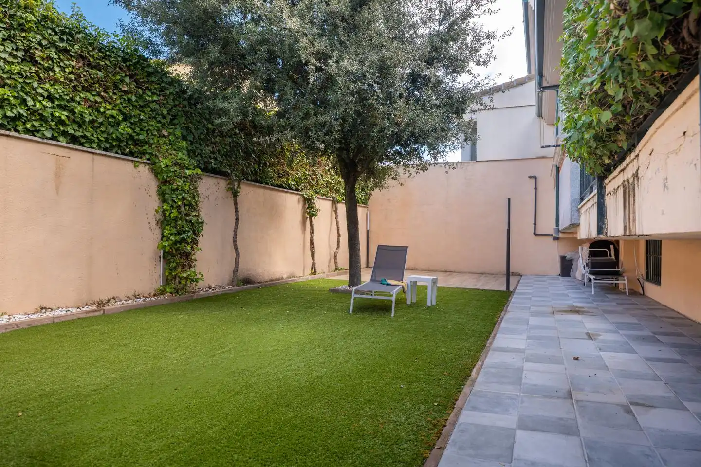 Terrassa de Casa o xalet en venda en Ávila amb Calefacció, Jardí privat i Terrassa