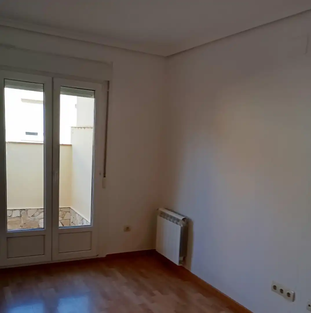 Dormitori de Casa adosada en venda en Ciempozuelos amb Aire condicionat, Calefacció i Terrassa