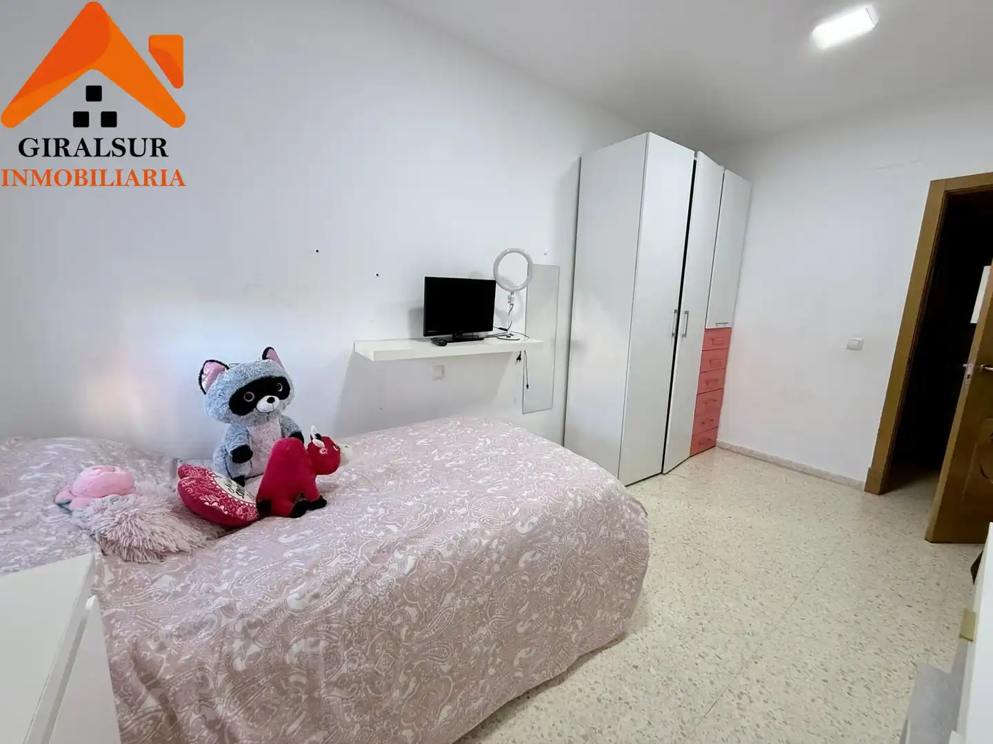 Bedroom of Flat for sale in Sevilla  with Air Conditioner, Terrace and Storage room