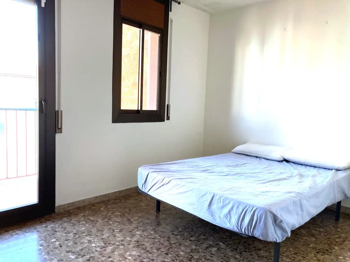 Habitación de Ático en venta en L'Hospitalet de Llobregat con Aire acondicionado, Calefacción y Terraza