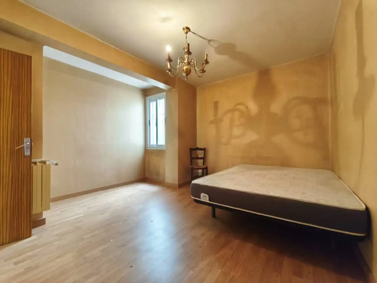 Habitación de Piso en venta en Burgos con Calefacción y Parquet
