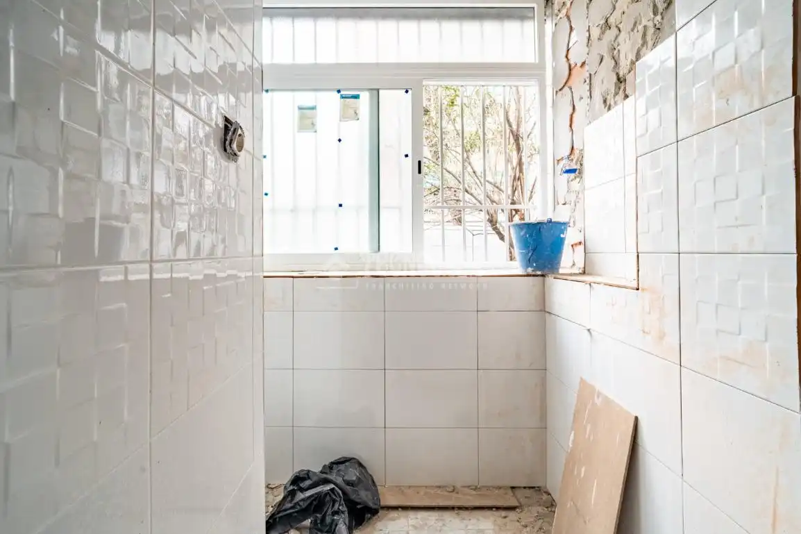 Bathroom of Flat for sale in Granada