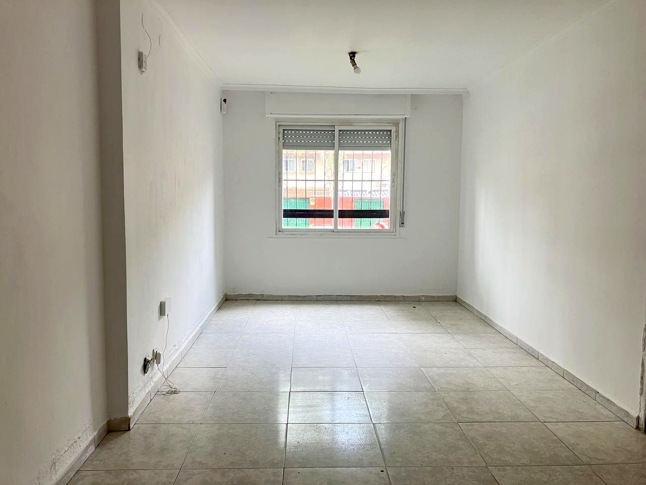 Planta baixa en venda a De Alzola, Orcasitas