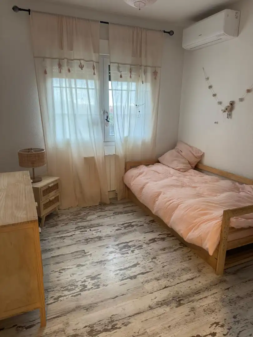Dormitori de Casa adosada en venda en Guadarrama amb Calefacció, Jardí privat i Terrassa