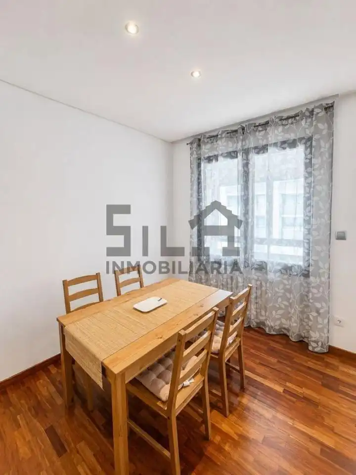 Bedroom of Flat for rent in Ourense Capital   with Air Conditioner, Heating and Parquet flooring