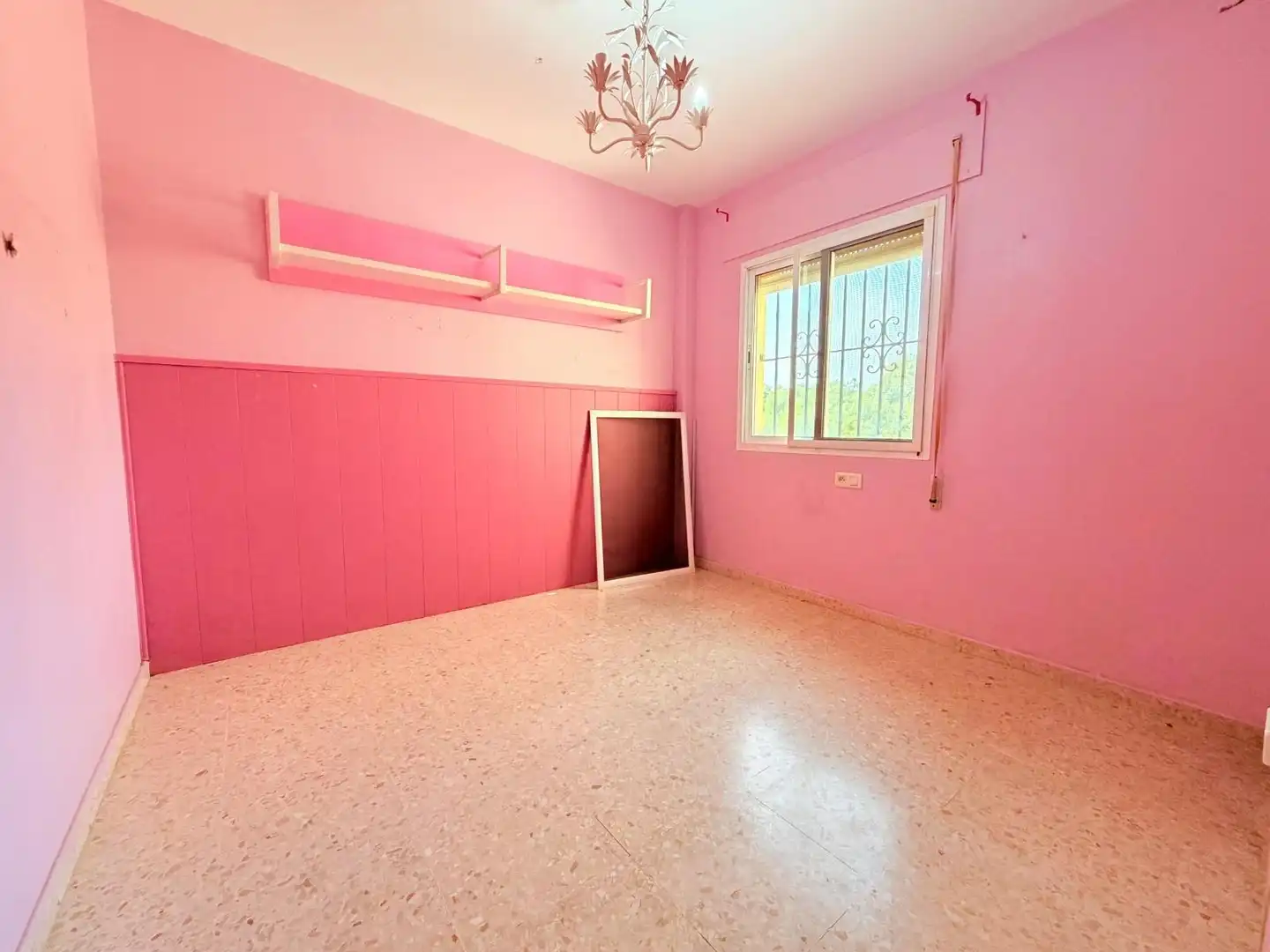 Dormitori de Casa adosada en venda en Los Barrios amb Traster