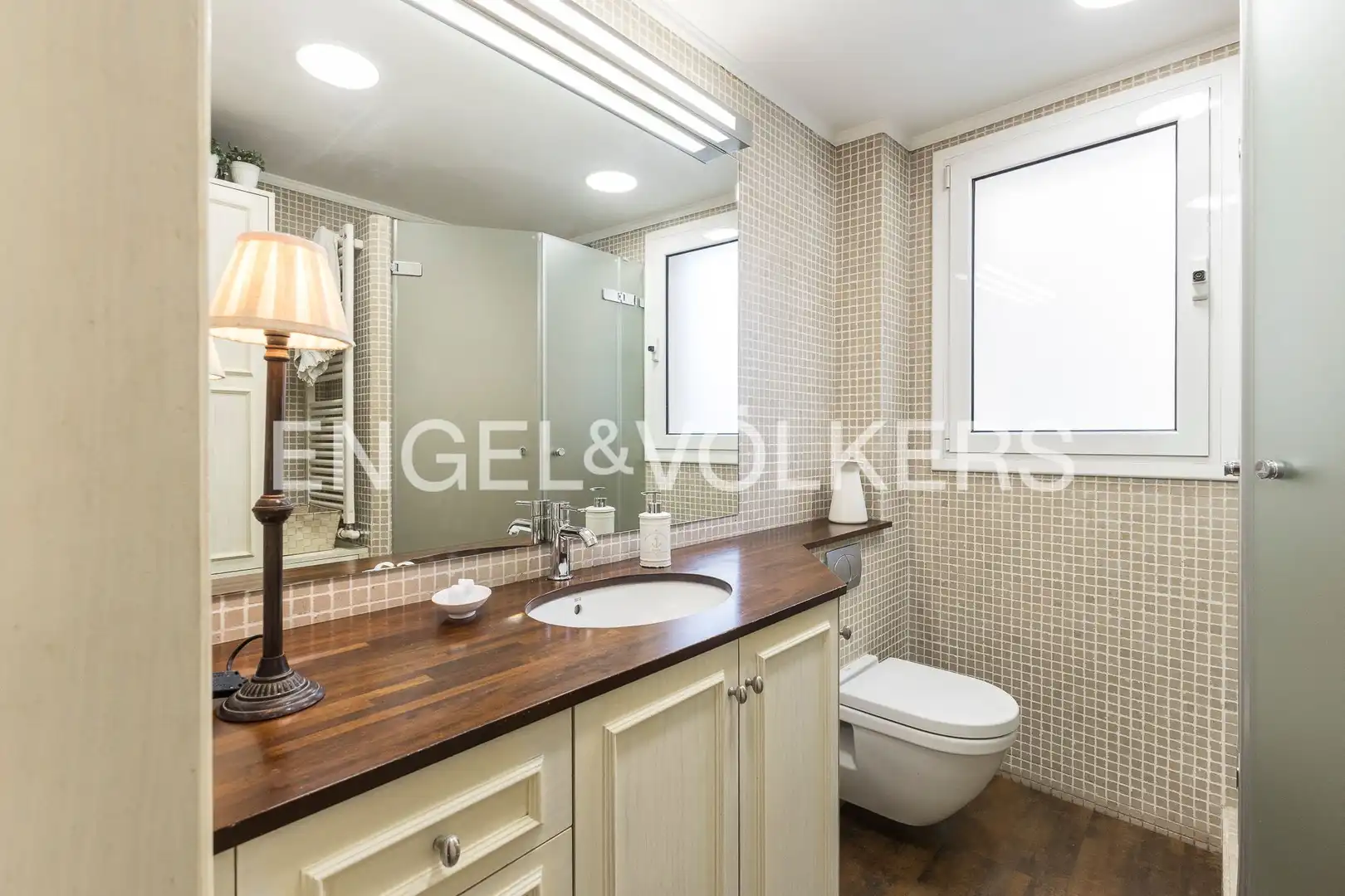 Bathroom of Flat for sale in Barcelona  with Air Conditioner, Heating and Furnished