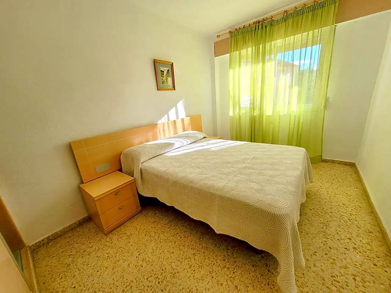 Habitación de Apartamento de alquiler en Miramar, Valencia