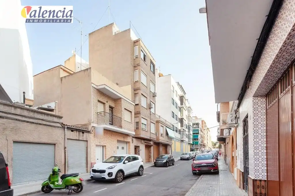 Exterior view of Flat for sale in Paterna