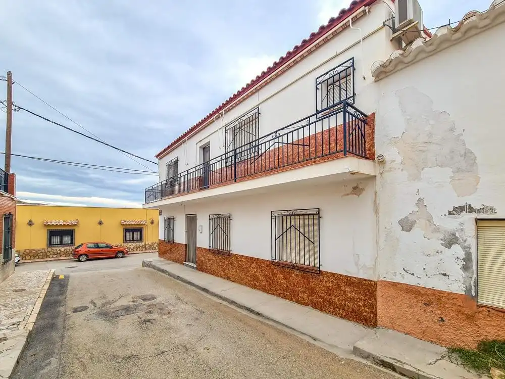 Casa amb terrassa en venda a GUAZAMARA, imagen 3