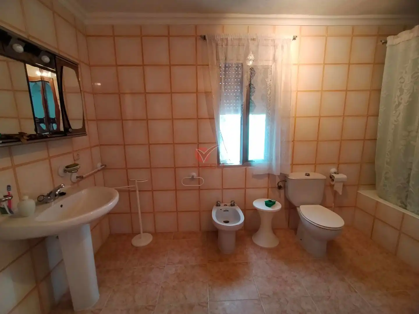 Bathroom of Houses for sale in Altarejos  with Heating and Storage room