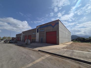 Industrial building to rent in Grau - Quintanes