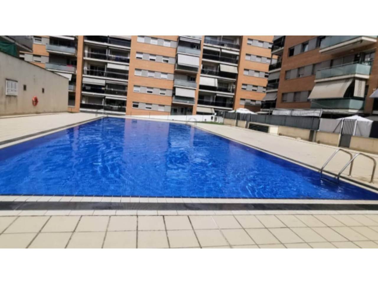 Piscina de Pis en venda en Montornès del Vallès amb Aire condicionat, Parquet i Terrassa