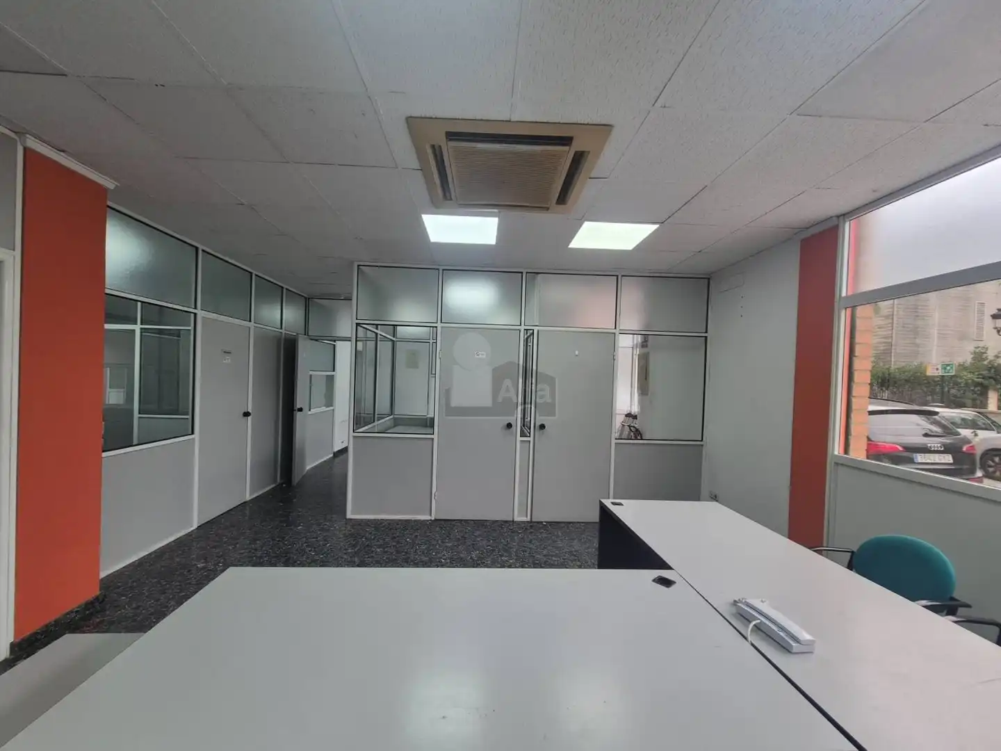 Office for rent in Patraix