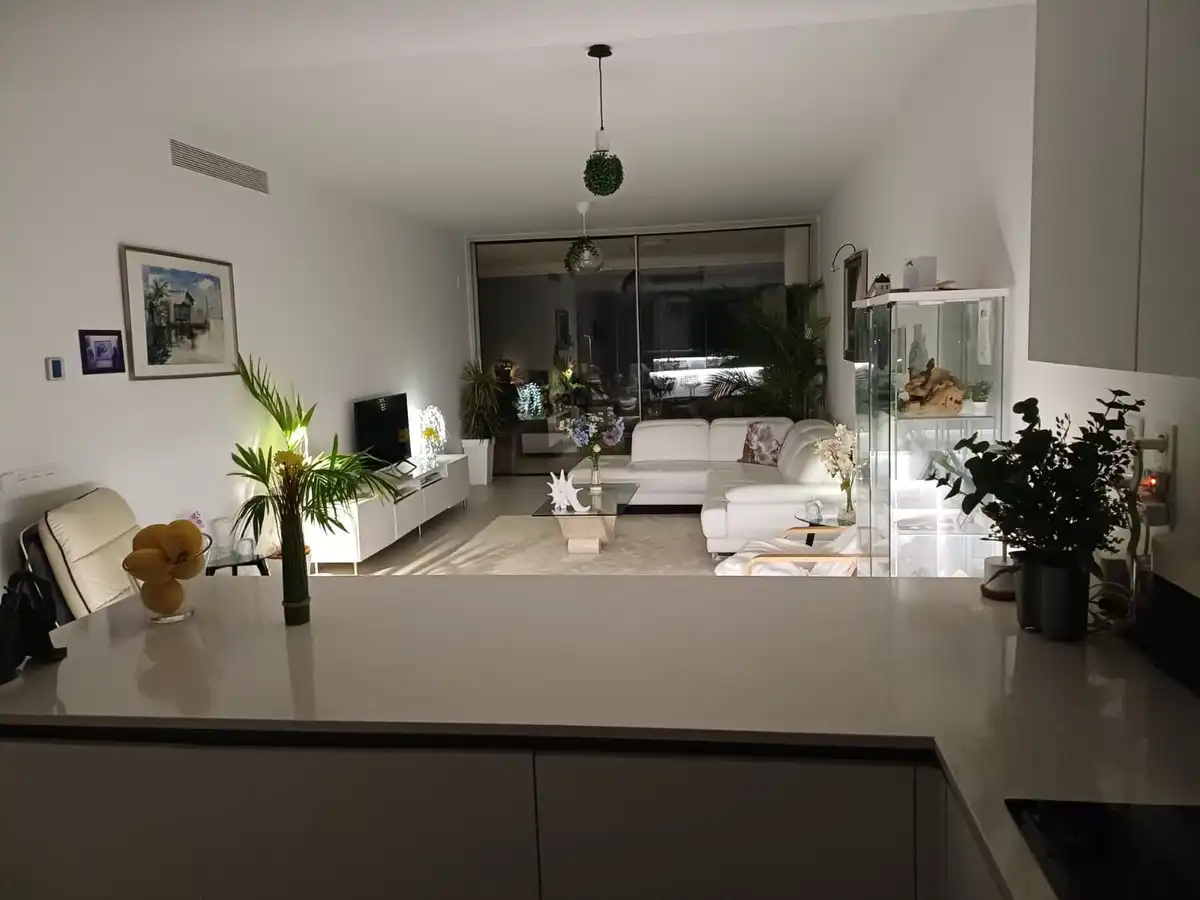 Sala d'estar de Apartament en venda en Benalmádena amb Aire condicionat, Terrassa i Jacuzzi