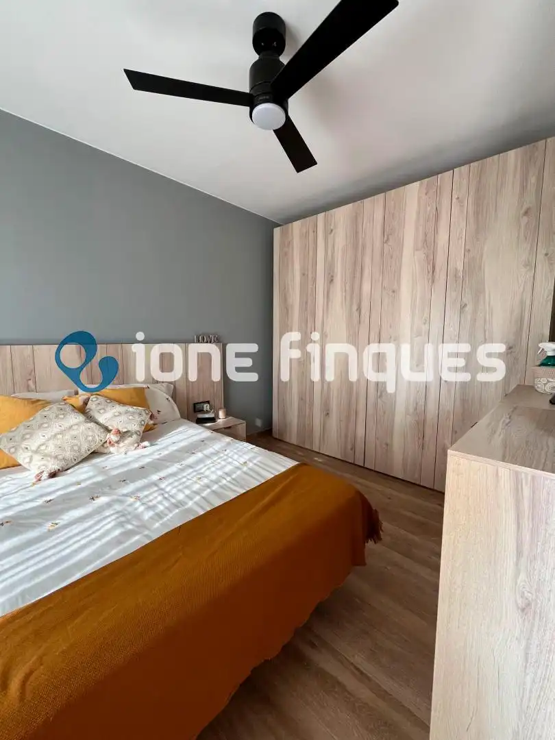 Schlafzimmer von Wohnung zum Verkauf in Terrassa mit Heizung, Balkon und Internet
