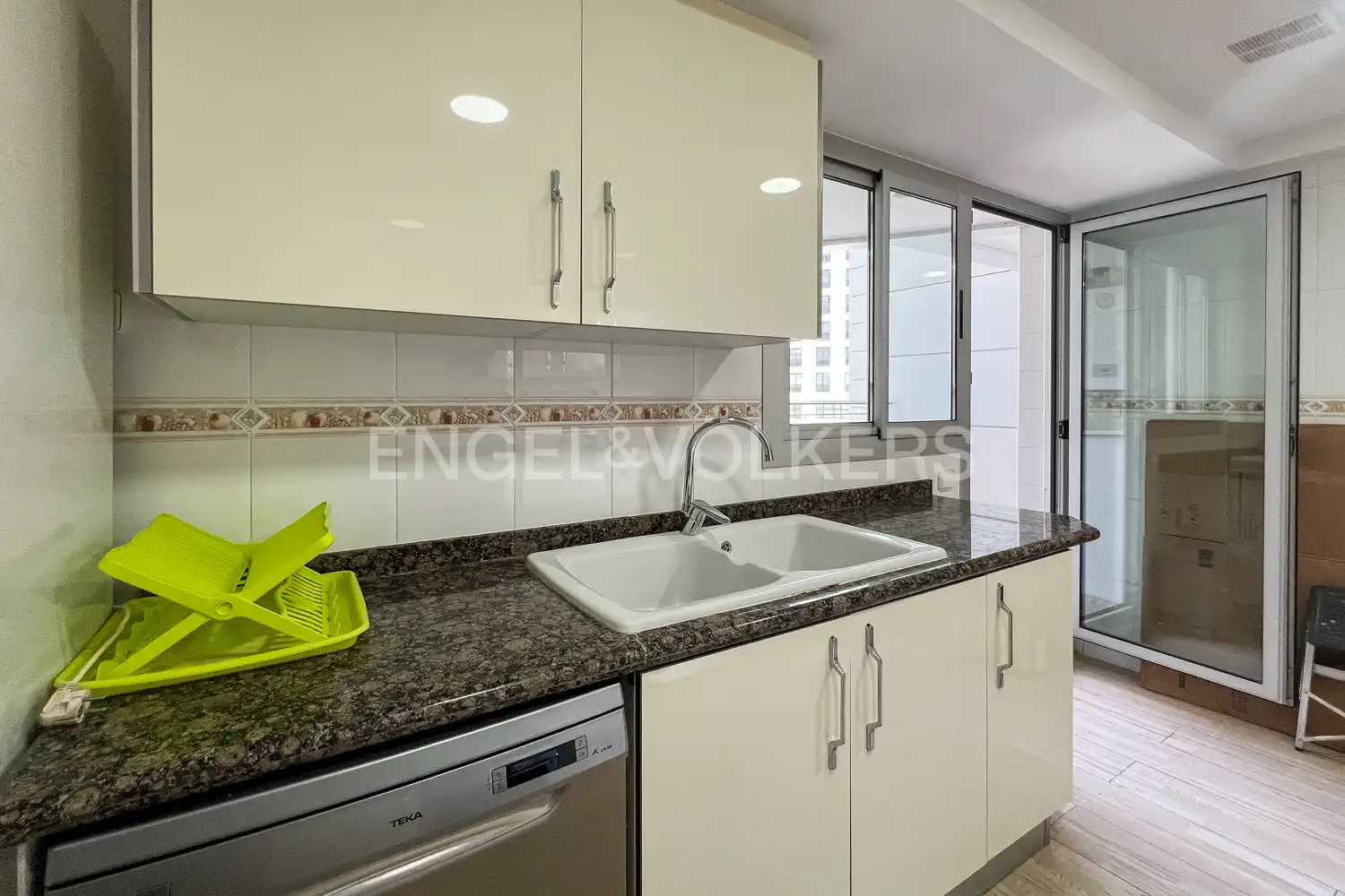 Cuina de Pis de lloguer en Valencia amb Aire condicionat, Calefacció i Parquet