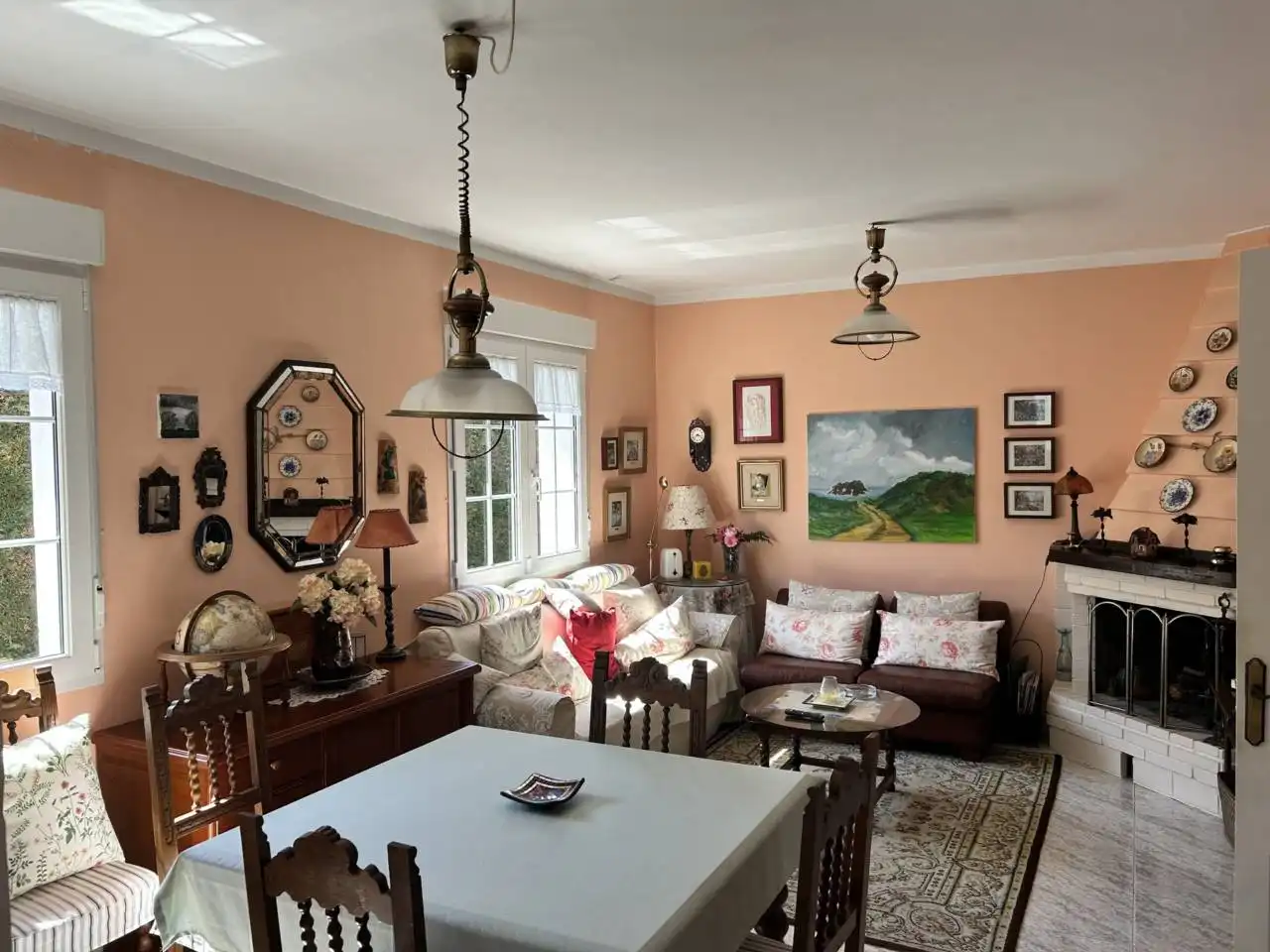 Wohnzimmer von Haus oder Chalet zum Verkauf in Llanes mit Heizung, Privatgarten und Terrasse