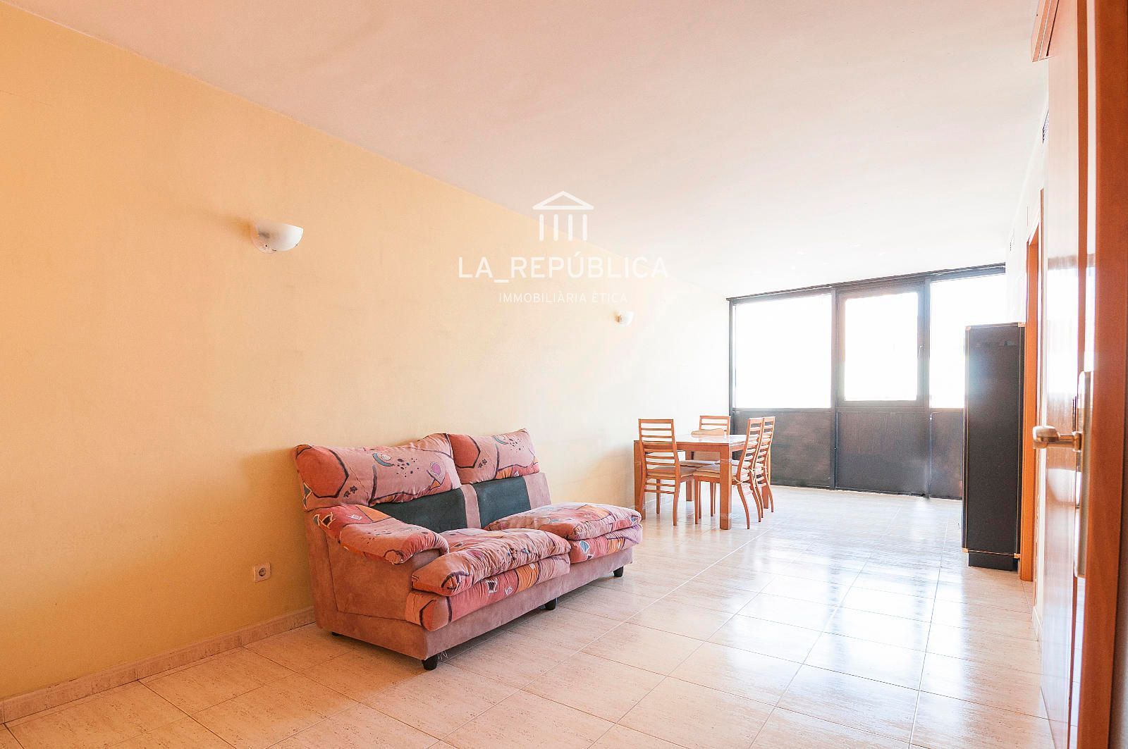 Exterior view of Flat for sale in Manresa  with Air Conditioner, Heating and Terrace
