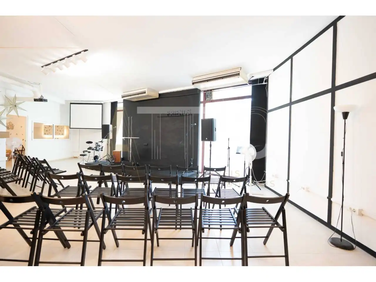Living room of Commercial properties for sale in Sabadell  with Air Conditioner