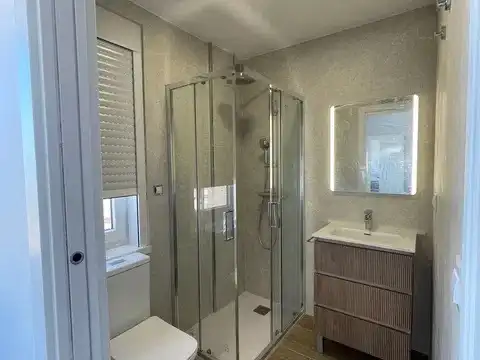 Badezimmer von Wohnung zur Miete in A Coruña Capital  mit Klimaanlage und Terrasse